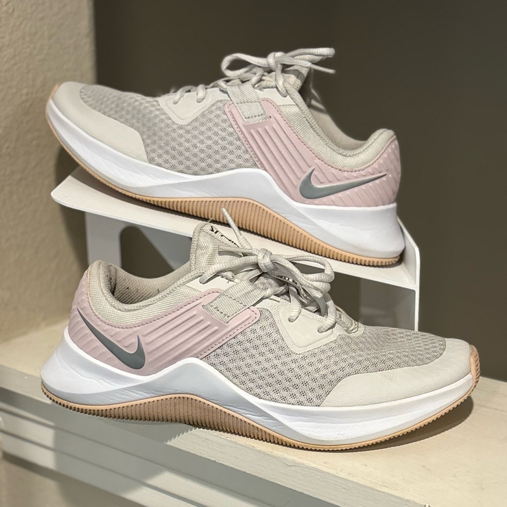 Nike Shoes Sneakers MC Trainer Women Size 7.5 White Pink Running CU3584-010